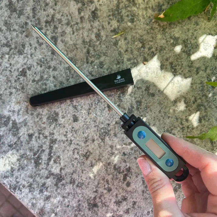 Digital thermometer for precise tea brewing temperature control
