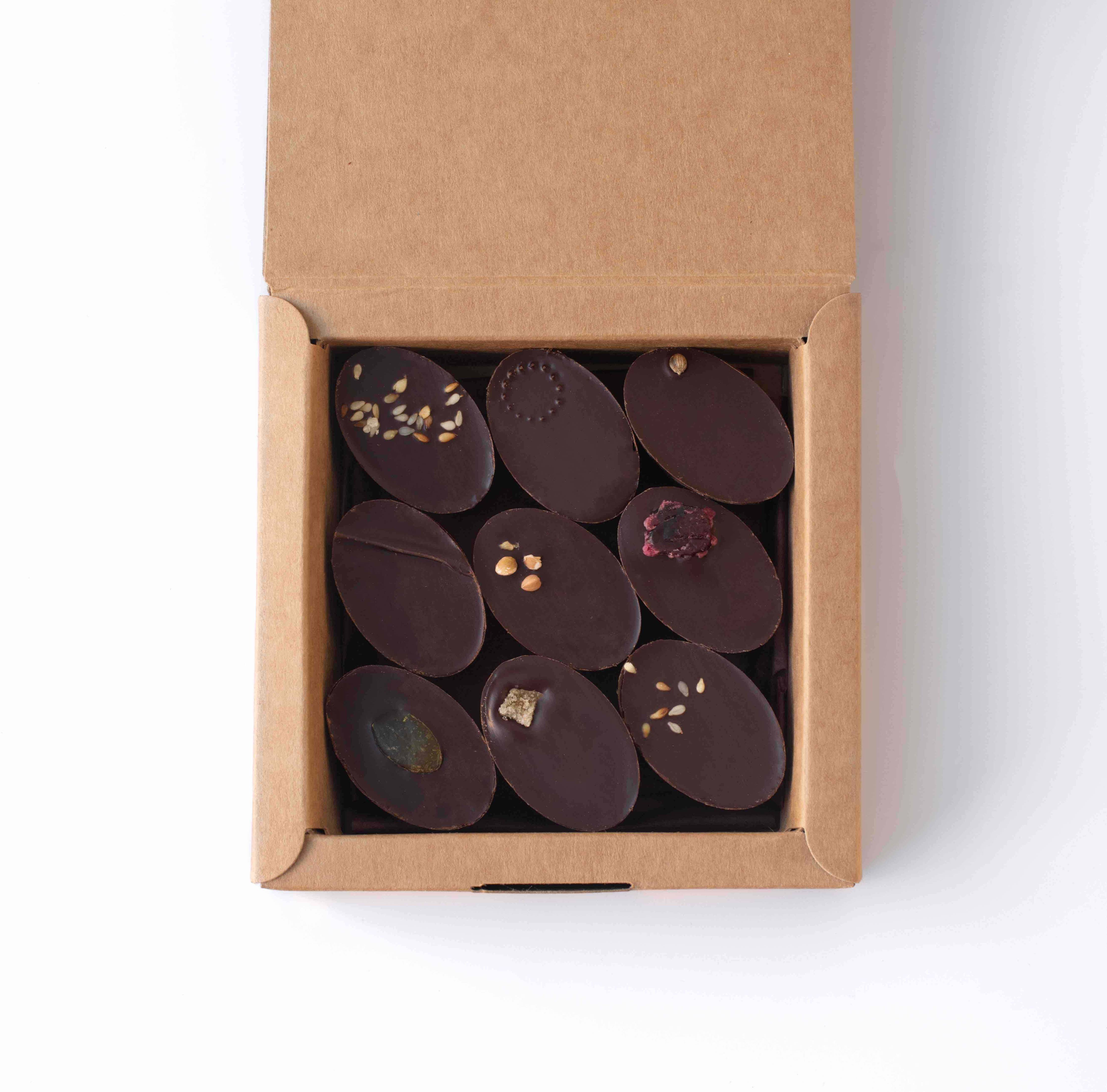 Box of 9 organic chocolates